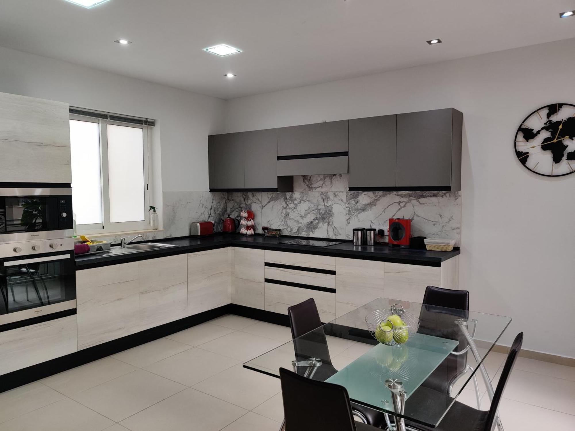 Depiro Point Deluxe - Modern, Designer Apartment 2 Minutes Away From Popular Sliema Seafront Buitenkant foto
