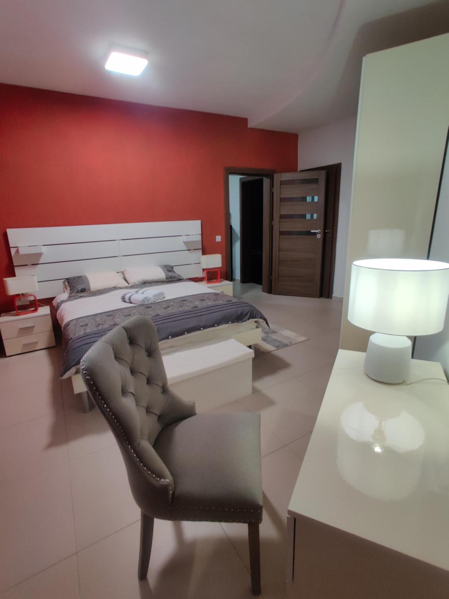 Depiro Point Deluxe - Modern, Designer Apartment 2 Minutes Away From Popular Sliema Seafront Buitenkant foto
