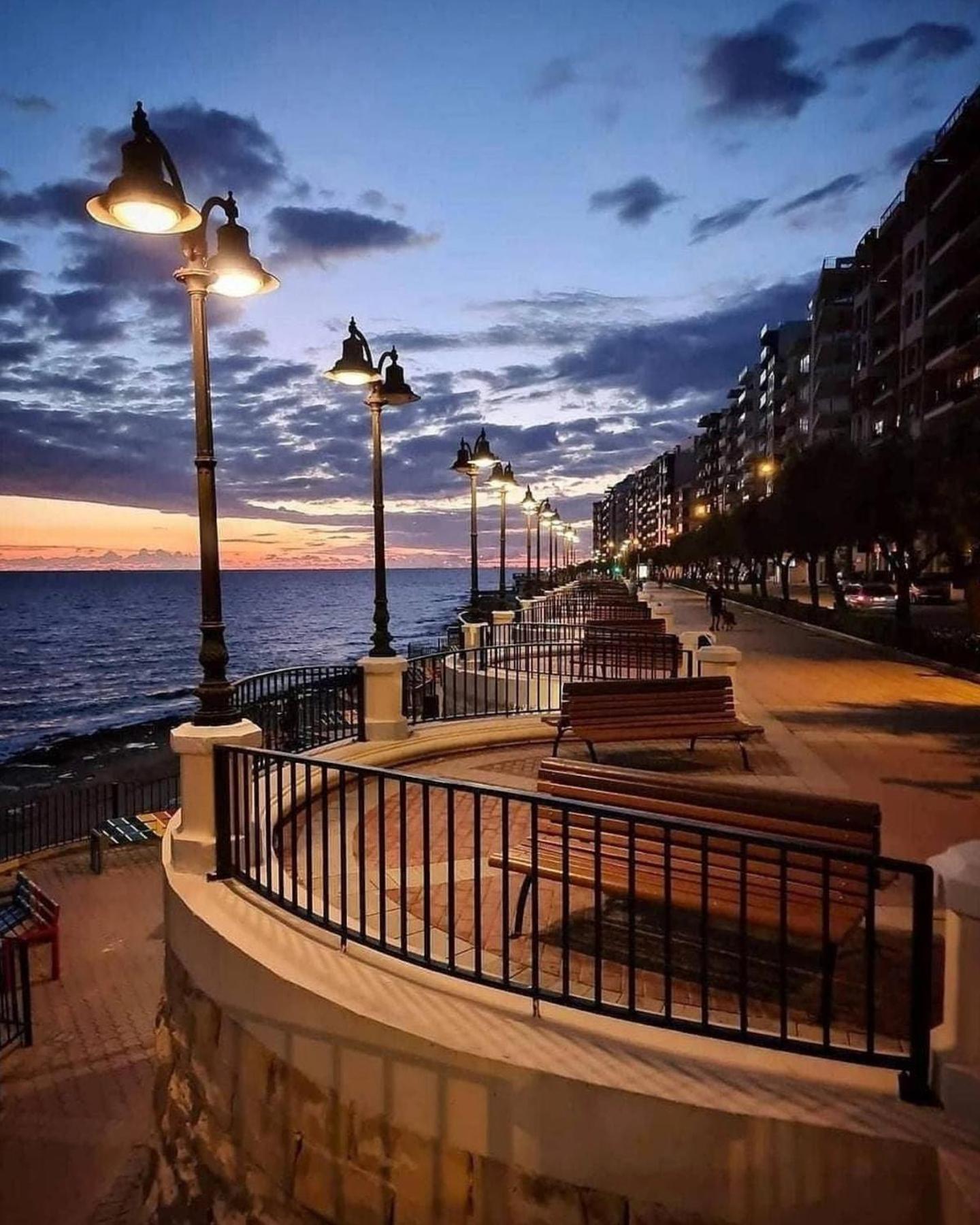 Depiro Point Deluxe - Modern, Designer Apartment 2 Minutes Away From Popular Sliema Seafront Buitenkant foto