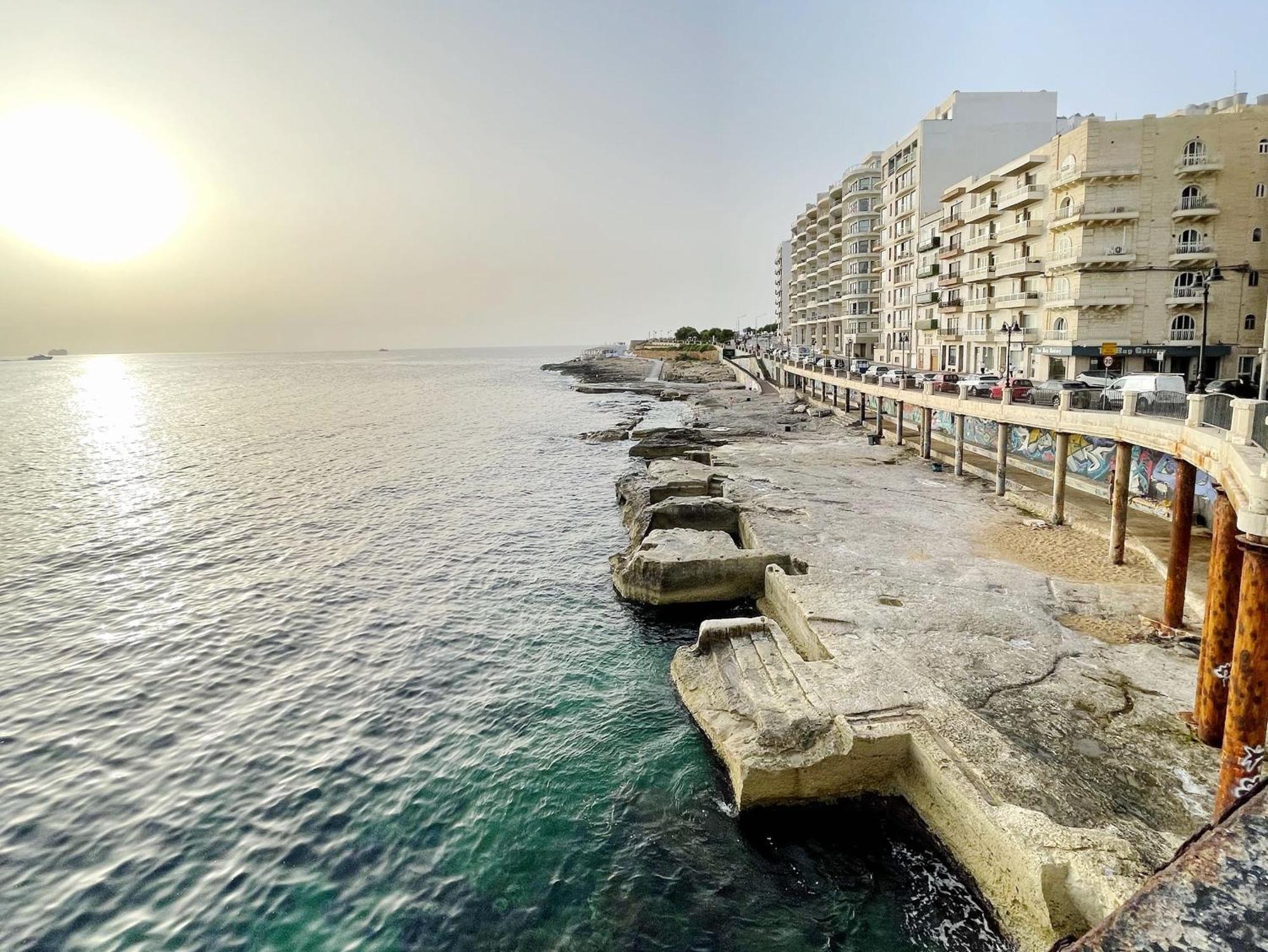 Depiro Point Deluxe - Modern, Designer Apartment 2 Minutes Away From Popular Sliema Seafront Buitenkant foto